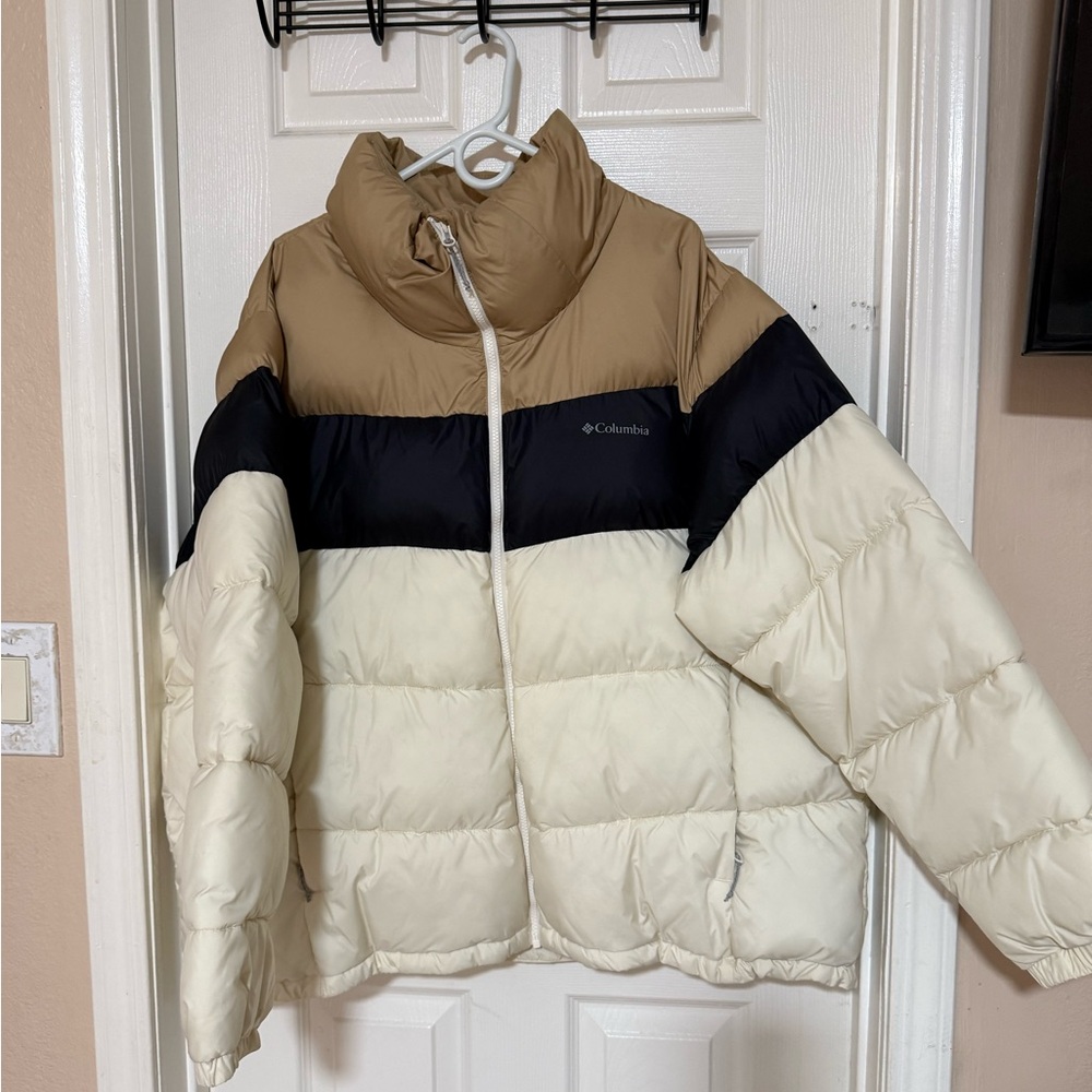 Columbia Two-Tone Puffer Jacket in Tan and Cream